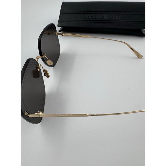 Christian Dior Oversized Square Sunglasses with Gold Metal Temples Model OR-0220 - Picture 2 of 4